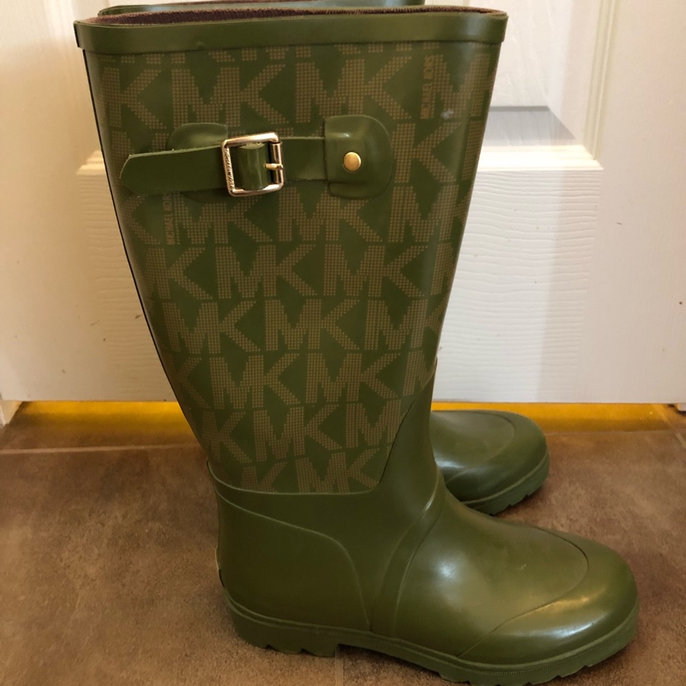 Michael Kors Rainboots size 8